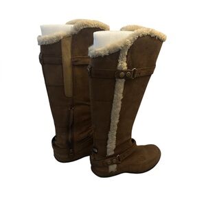 North Face Brown Knee-High snow Boots with Fur Interior